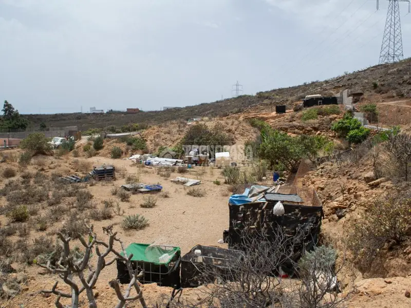 Terreno Rustico en Venta Arico 2620m2 Cabaña Cueva