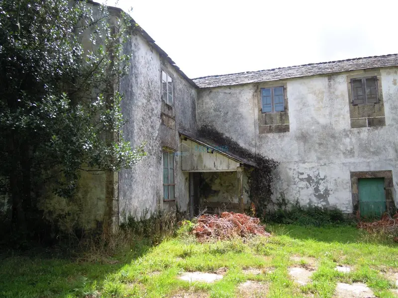 Casa de Piedra Siglo XVIII para Rehabilitar en Monfero