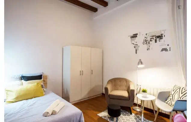Apartamento 8 Dormitorios Barcelona Estudiantes Profesionales