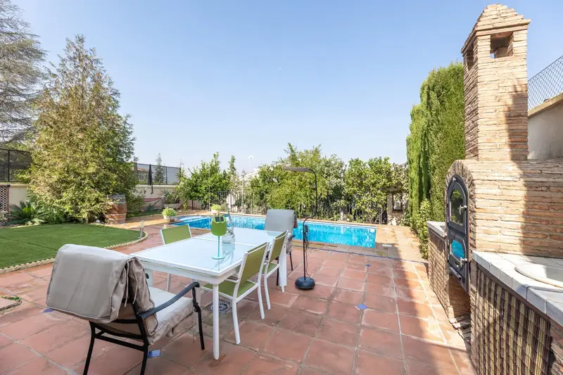 Venta Chalet con Terraza en Colinas Bermejas Monachil