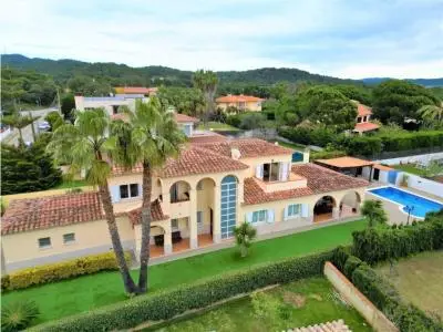 Villa con Piscina en Sant Antoni de Calonge 4 Dormitorios