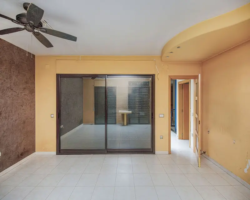 Adosado 3 habitaciones 3 baños Salt 328m2