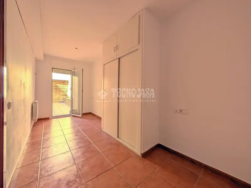 Bajo con Terraza 30m2 en Cerdanyola del Valles