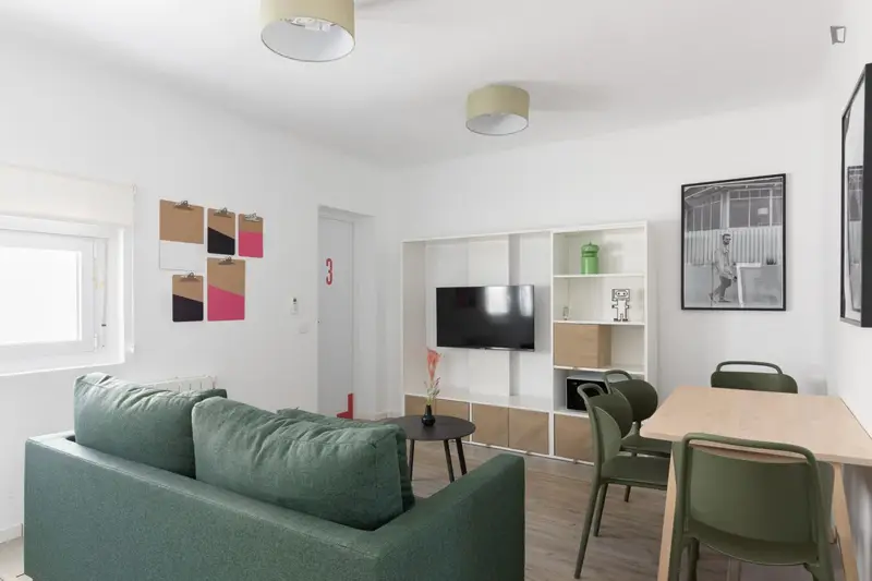 Habitacion individual en piso compartido 3 habitaciones