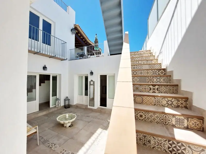 Casa en Venta Medina Sidonia: Reformada con Piscina y Vistas al Mar