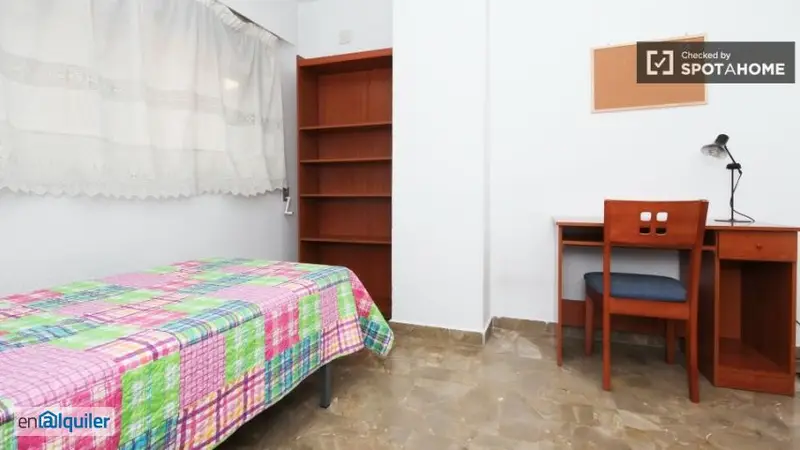 Habitaciones Amuebladas cerca Estacion Tren Los Pajaritos