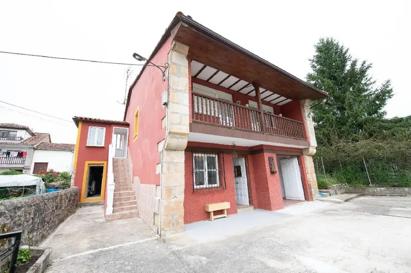 Chalet en venta en Udias con jardin y terraza