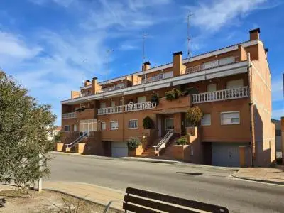 Casa en Almenar 300m2 3 Habitaciones Amplio Almacén