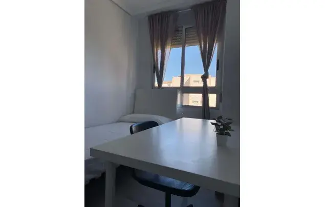 Habitaci
ón 97m² Castelló de la Plana Estancia Mínima 6 Noches