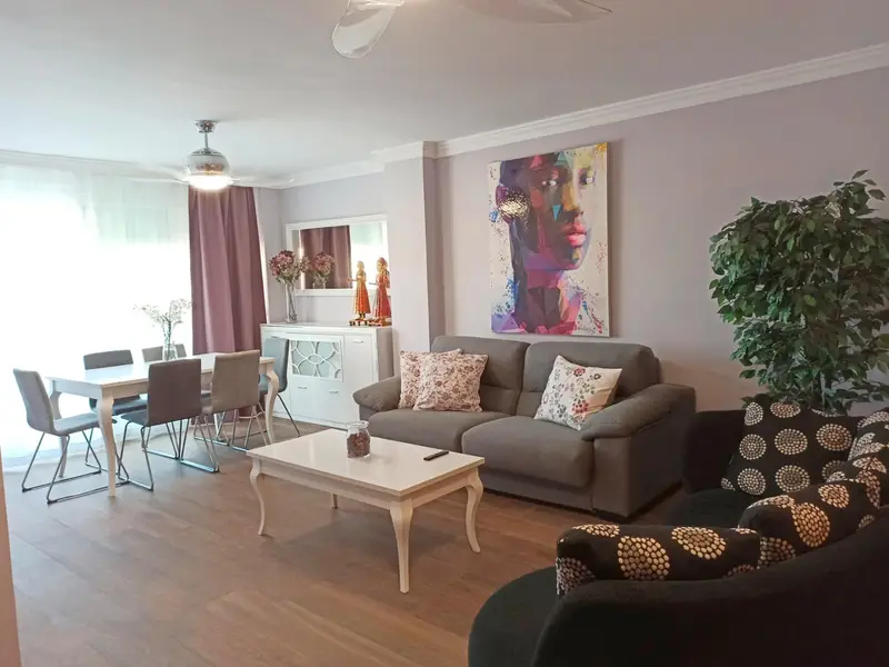 Villa en Mijas Costa con Piscina y Jardín - Ideal Familias e Inversionistas
