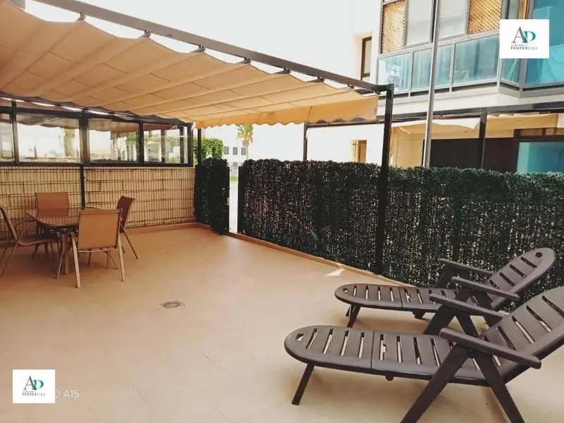 Apartamento en Santa Pola con Terraza de 60m2 y Piscina