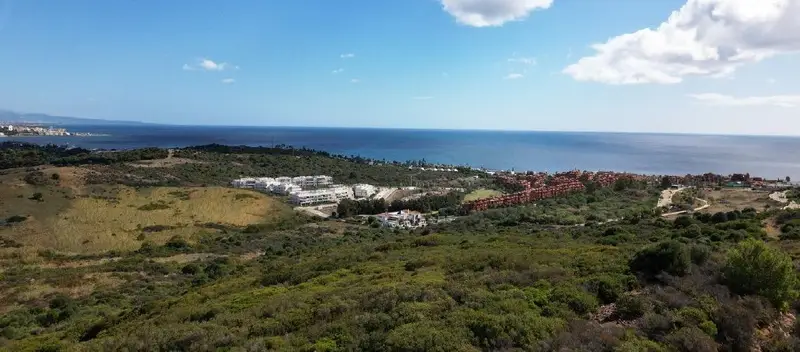 Nueva Promoción de Lujo Casares Costa:  Vistas al Mar y Vida Moderna