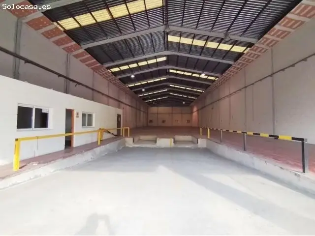 Nave Industrial en Alquiler Plá de la Vallonga Alicante 1322m2 2 Muelles