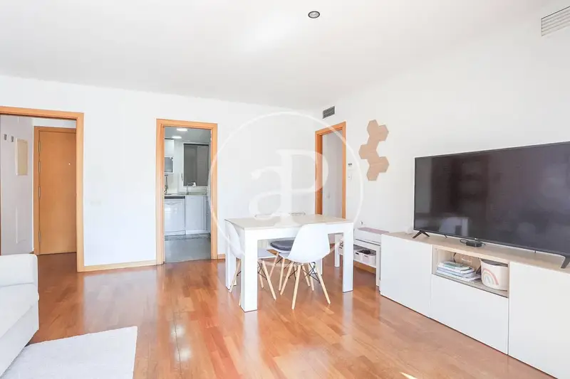 Apartamento en Poblenou con 2 habitaciones y parking opcional