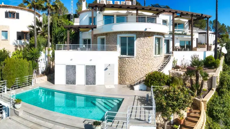 Chalet en Benissa con Vistas al Mar y Piscina Privada