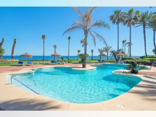 Apartamento 3 Dormitorios en Complejo de Playa Estepona