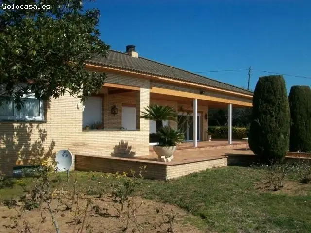 Chalet en Cornella del Terri Girona 800m2 con Bodega y Jardin