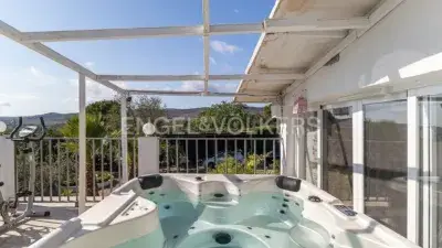 Casa de Lujo en Turís con Piscina y Jacuzzi