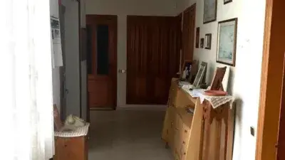 Casa Adosada 558m2 4 Dorm 2 Baños  Encantador Chalet Ciudad