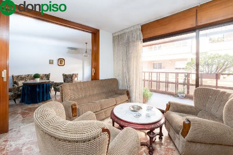 Venta Piso 4 Dormitorios 2 Baños Terraza Garaje Granada Constitucion