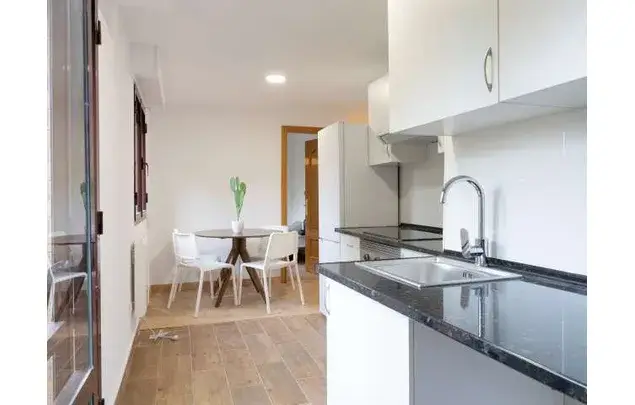Habitaci
ón en Madrid Entrev
ías Amueblada y Equipada
