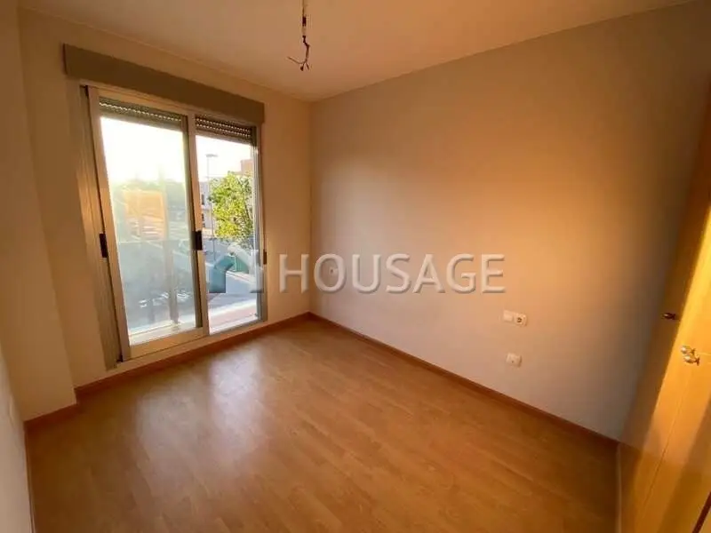 Piso en venta en zona tranquila cerca de la estacion