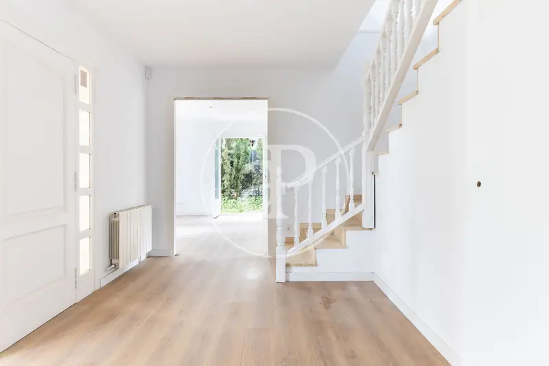Casa en Valldoreix cerca de la estacion 5 habitaciones