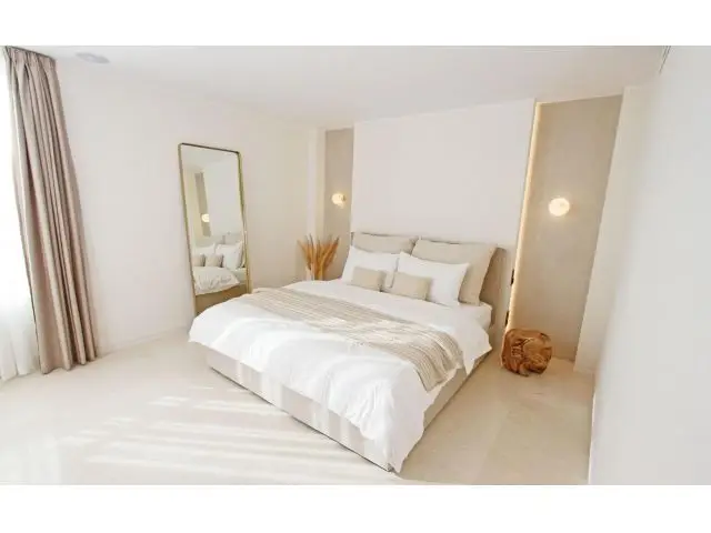 Apartamento de Lujo en Paseo Marítimo con Vistas al Mar