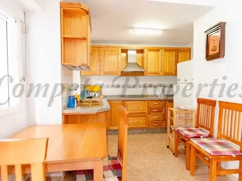 Casa-Villa de 5 Dormitorios en venta Competa, España