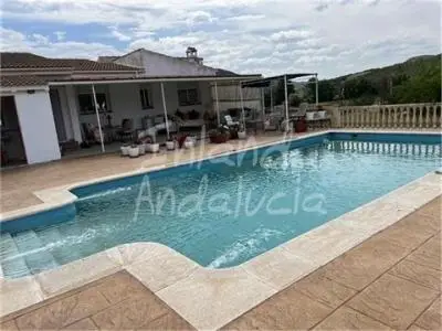 Cortijo con Piscina cerca de Alcalá la Real