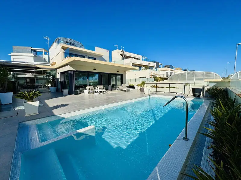 Villa de Lujo 3 Dormitorios Orihuela Costa