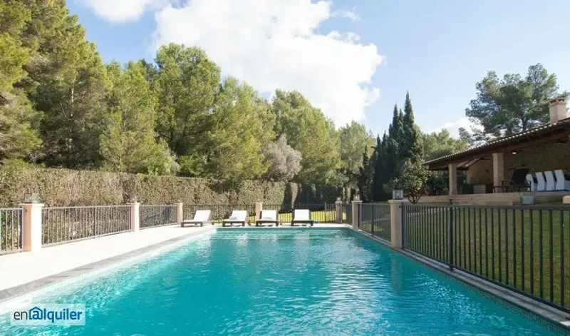 Finca Familiar en Nova Santa Ponsa con Piscina y Jardín