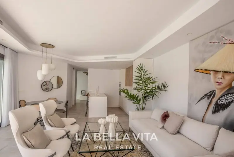 Chalet con Piscina en Los Altos Orihuela Costa