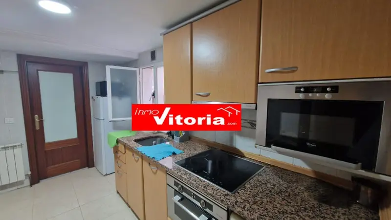 Dúplex en Casco Viejo Vitoria Gasteiz 3 habitaciones 2 baños
