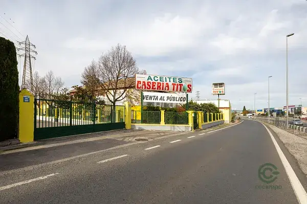 Casería en venta en Maracena 12000m² con piscina y báscula
