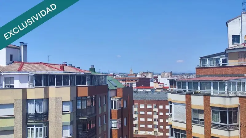 Ático con Vistas a la Catedral en La Lastra León