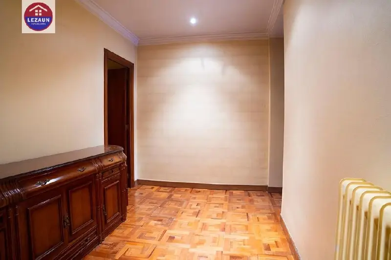 Venta Piso 4 Habitaciones Centro Peralta