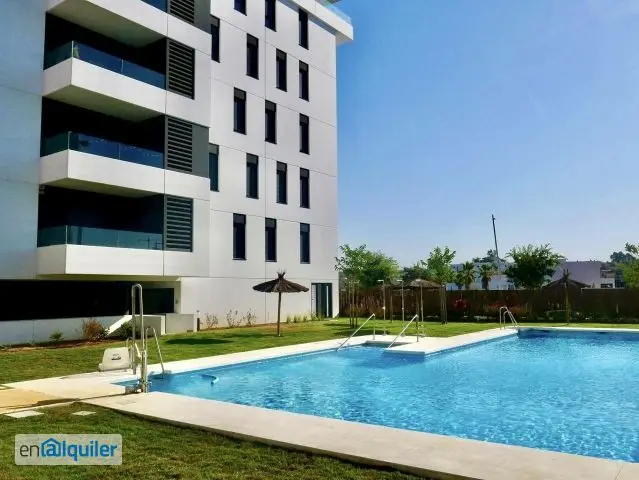 Piso Entre N	cleos 101m2 3 Dorm 2 Ba		 Garaje Trastero Piscina
