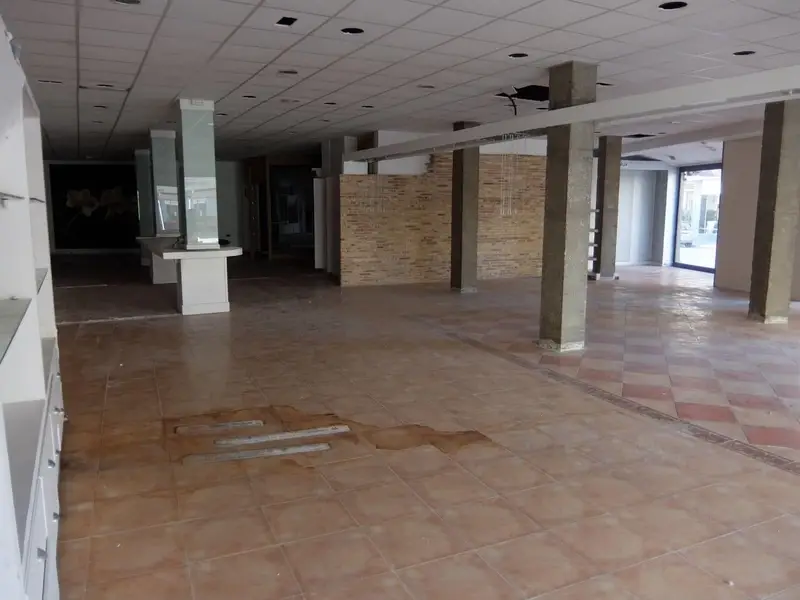 Local Comercial en Alquiler Almorad

