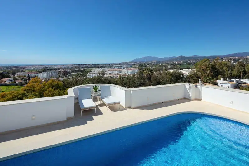 Villa de Lujo Moderna en Nueva Andalucia
