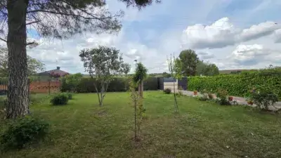 Chalet en venta 80m2 con piscina y jardin