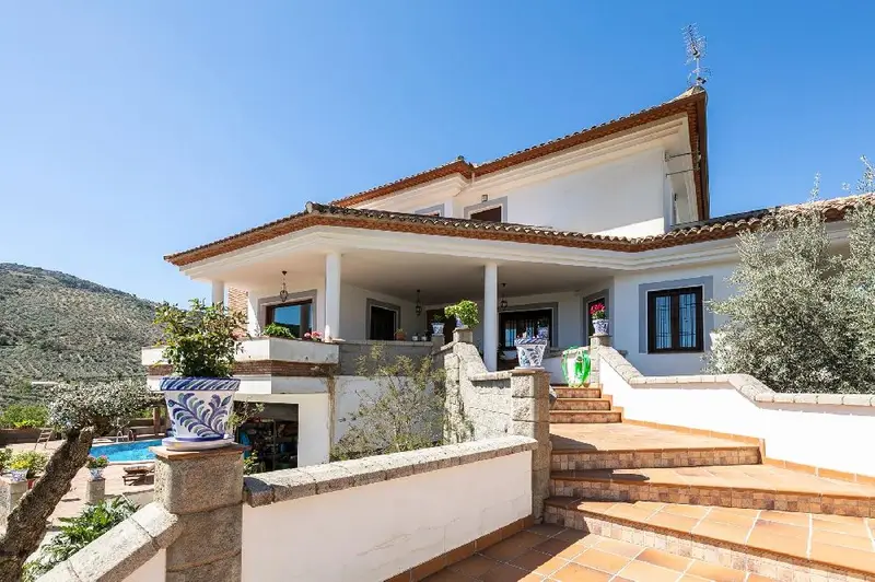 Venta Casa Jardin Montefrio Gran Capacidad