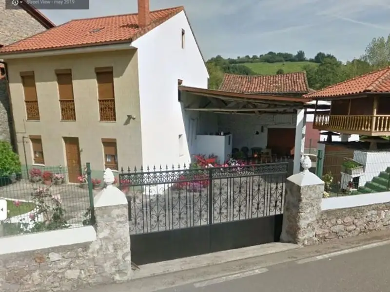 Venta Chalet en Pervera Asturias Casa Solariega con Nave y Horreos