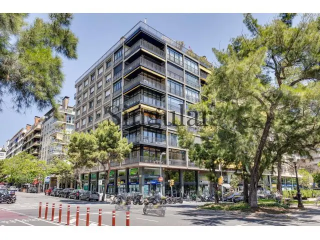 Vivienda de Lujo con Vistas Panorámicas en Barcelona