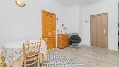 Casa adosada en venta en Calle de Montoya