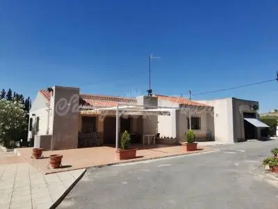Casa Chalet en Venta Yecla Murcia 5 Dormitorios 2 Piscinas