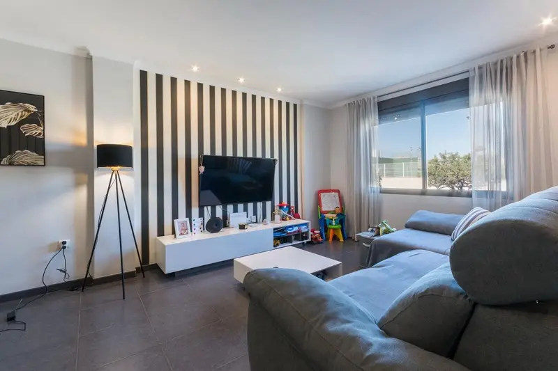 Adosado en Venta en Piles Valencia Reformado Amplios Espacios