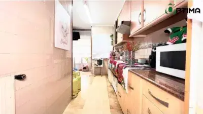 Piso en Venta en Ribeira 131m2 4 habitaciones 2 baños Amueblado