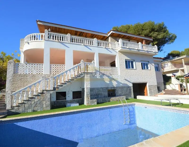 Villa de Lujo 10 Dormitorios Campoamor