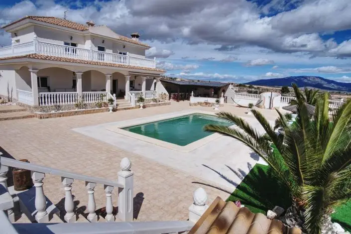 Villa de Lujo 4 Dormitorios Pinoso Vistas Panoramicas